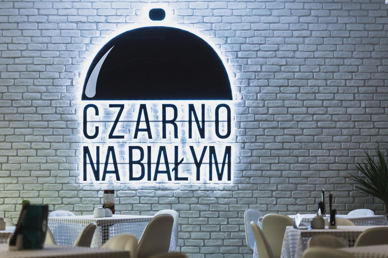Отель Czarno Na Bialym Краков Экстерьер фото